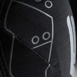 EVS TP199 Elbow Pads -HJC tp199e bk closeup02 5bb5ffd8 17c7 479b bdc8 545ec6eef5fb 2048x